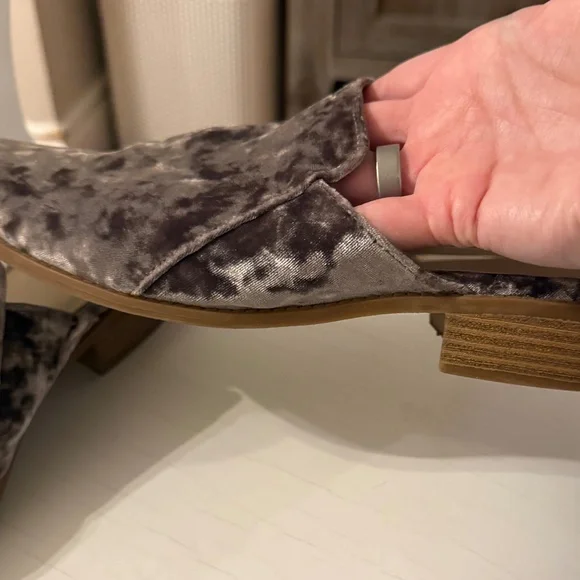 Crushed Velvet Size 10 Mules by Seychelles - Picture 5 of 12